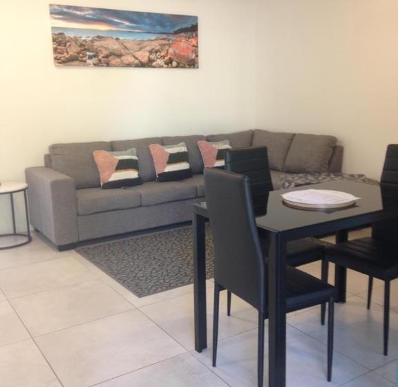 Апартаменты Deluxe 1 Спальня, Chez Noosa Resort Motel