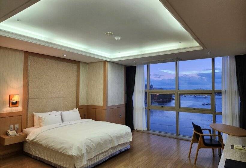 اتاق سوپریور با چشم‌انداز دریا, Benikea Hotel Yeosu