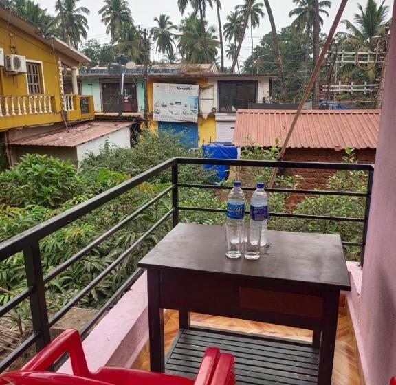 家庭间, Om Baga Residency Inn