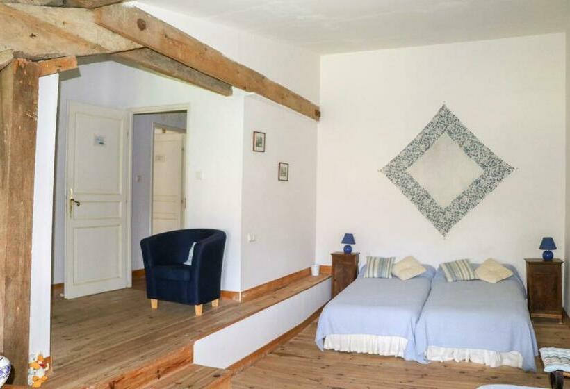 Четырехместный Номер Стандарт, Domaine De Marlas   Chambres D Hôtes