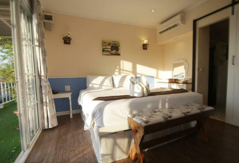 اتاق لوکس با چشم‌انداز دریا, Pattaya Paradise Beach Resort