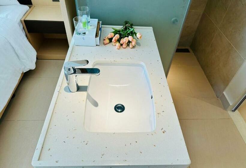 اتاق استاندارد با چشم‌انداز دریا, The Sea View Cam Ranh Beach Resort