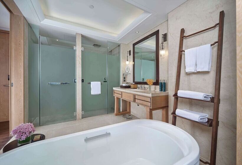 Номер Executive, Hilton Dali Resort & Spa
