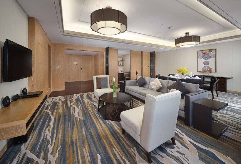 Номер Премиум Вид на Озеро, Hilton Dali Resort & Spa