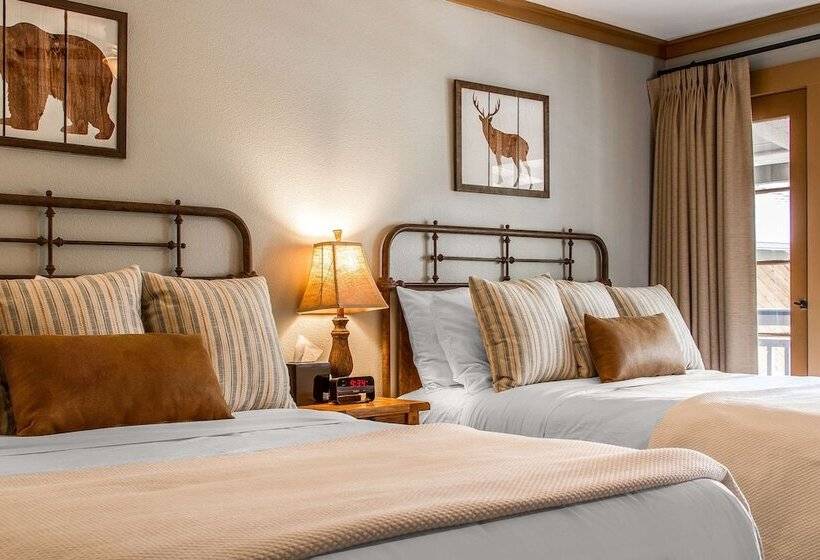 带2个双人床的标准工作室, Sierra Sky Ranch, Ascend Hotel Collection