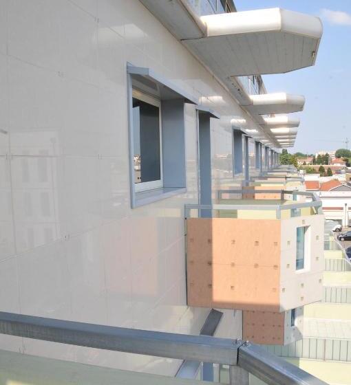 Camera Tripla Classica con Balcone, Verdi