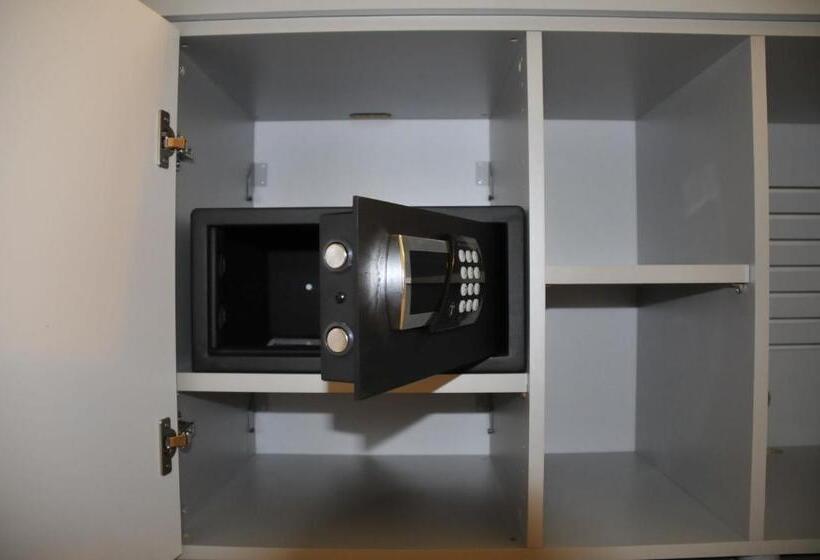 Camera Quadrupla Standard con Balcone, Verdi