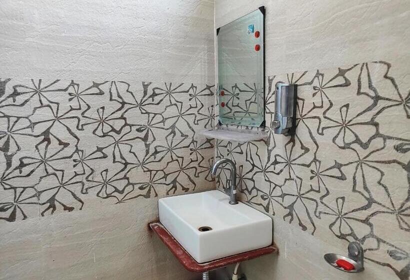 Номер Стандарт, Staymaker Madhuwan Heights
