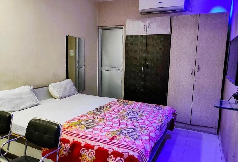 Номер Стандарт, Staymaker Madhuwan Heights