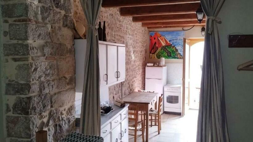 اتاق لوکس, Capitolium Locanda Solo Alloggio