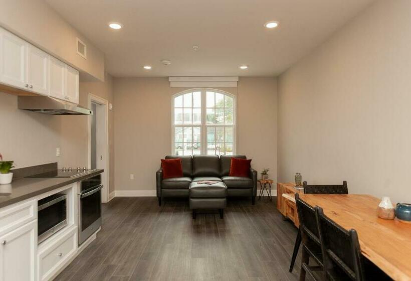 침실 2개 스위트, Bywater Suite