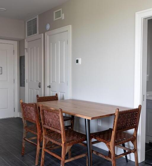 스위트, Bywater Suite