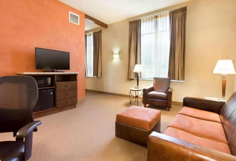 Люкс Адаптированный для Инвалидов, Drury Plaza Hotel In Santa Fe