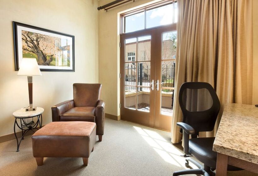 Номер Deluxe с Террасой, Drury Plaza Hotel In Santa Fe