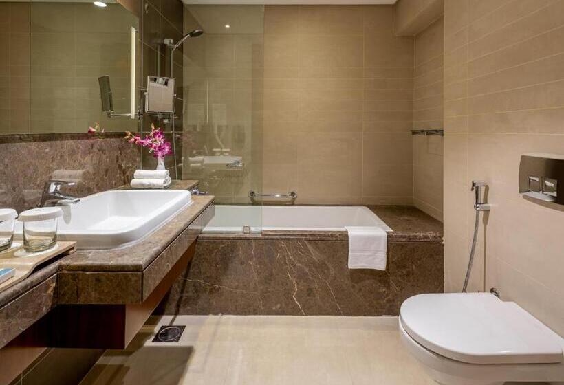 Люкс Deluxe 2 Спальни, Flora Al Barsha Hotel At The Mall