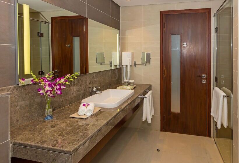Люкс Deluxe 2 Спальни, Flora Al Barsha Hotel At The Mall