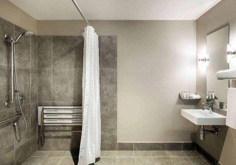 标准间, Ibis Mackay