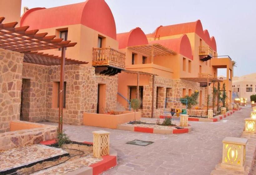 اتاق خانوادگی, Rohanou Beach Resort