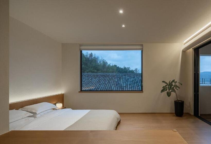 اتاق استاندارد با بالکن, Mountain And Autumn Homestay