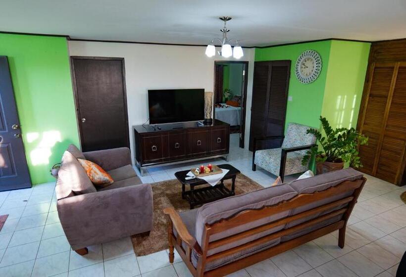 اتاق لوکس با بالکن و چشم‌انداز دریا, Blu Vista Cottages
