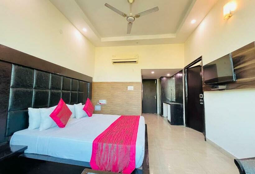 Номер Deluxe, Grand Continental @ Har Ki Pauri Haridwar