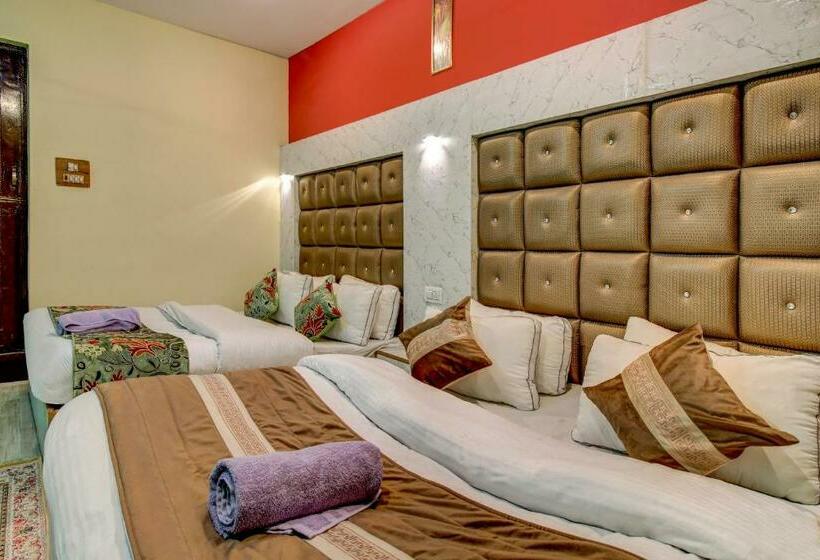 اتاق کلاسیک چهارنفره, Royal Hameed