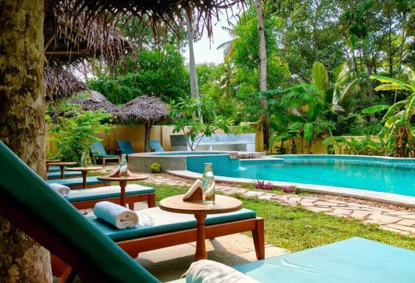 Четырехместный Номер Стандарт Вид на Сад, Marari Beach Bungalow Resort Alleppey