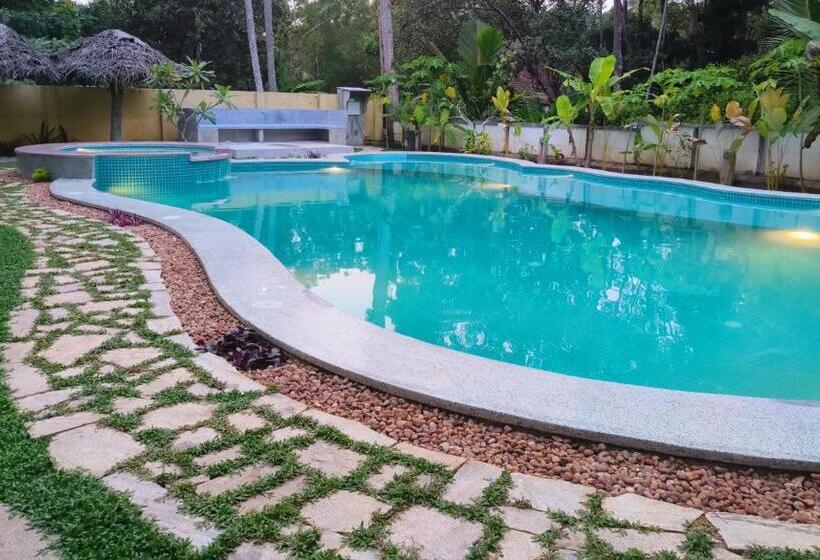 Люкс Вид на Сад, Marari Beach Bungalow Resort Alleppey