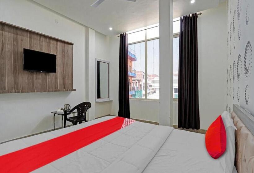 三人经典房间, Oyo Flagship 80829 Sidhi