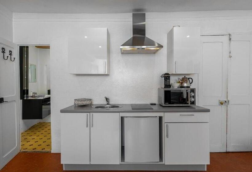 스위트 킹사이즈 침대, Maison Carles Bnb