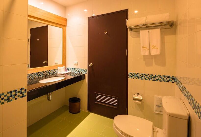 غرفة ديلوكس مزودة بشرفة, Sungthong Kamala Beach Resort