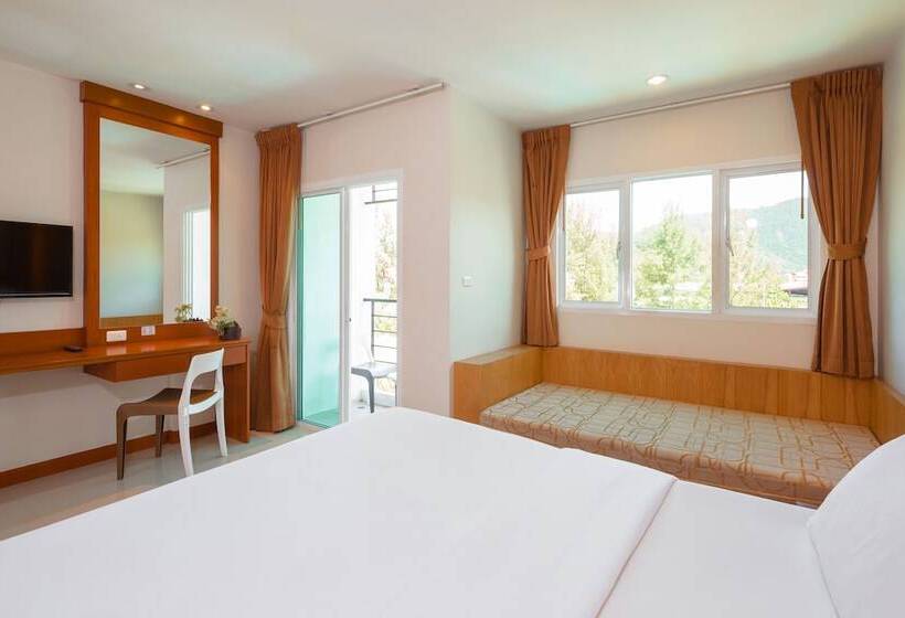 غرفة بريميوم مطلة على حمام السباحة, Sungthong Kamala Beach Resort