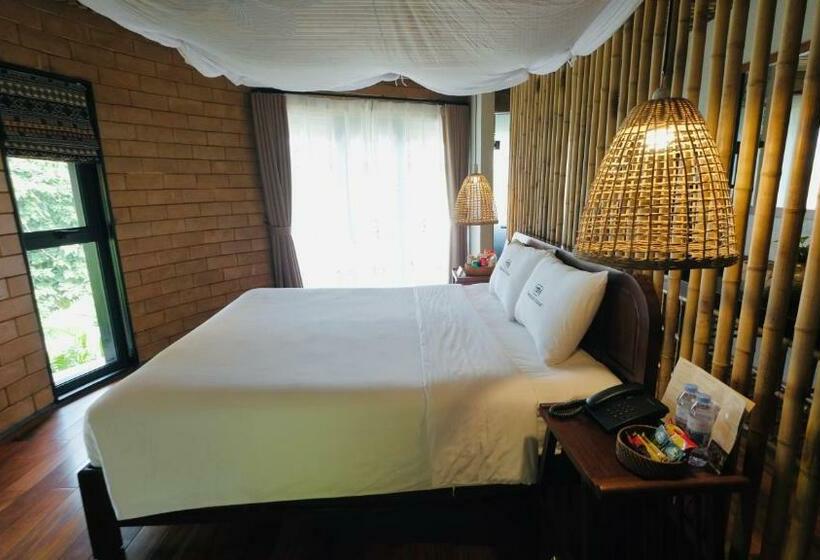 اتاق استاندارد با چشم‌انداز دریاچه, Tomodachi Retreat  Lang Mit