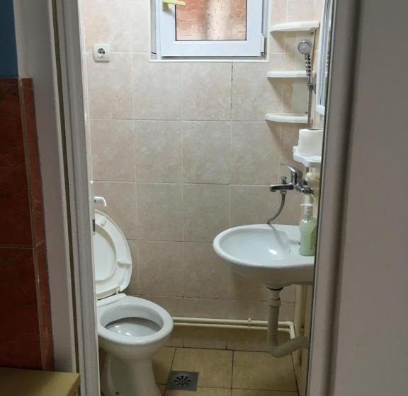 اتاق استاندارد سه نفره, Sobe Krin  Smestaj Canj