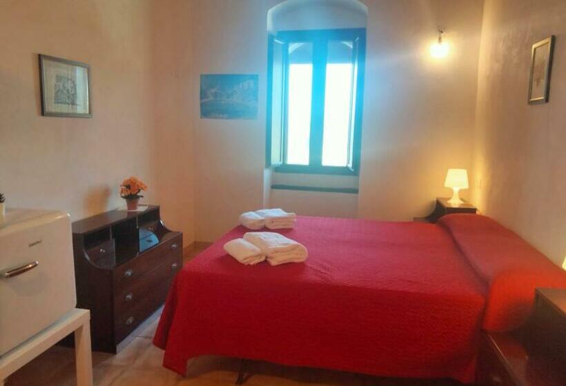 Номер Стандарт Вид на Озеро, B&b La Torre Antica