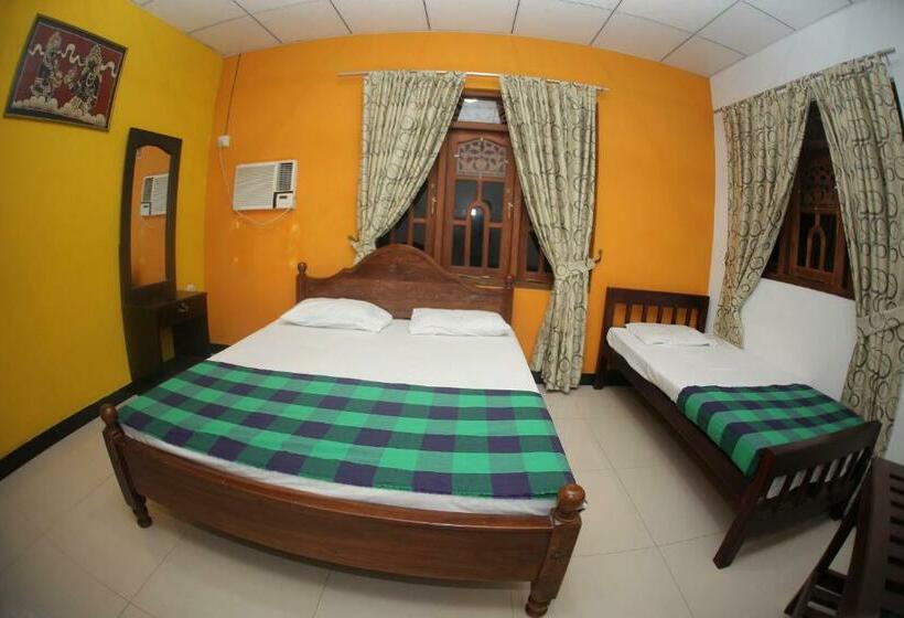 Номер Стандарт Совместная Ванная, Airport Tourist Hostel