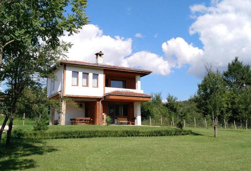 Дом 2 Спальни, Sinjirite Complex