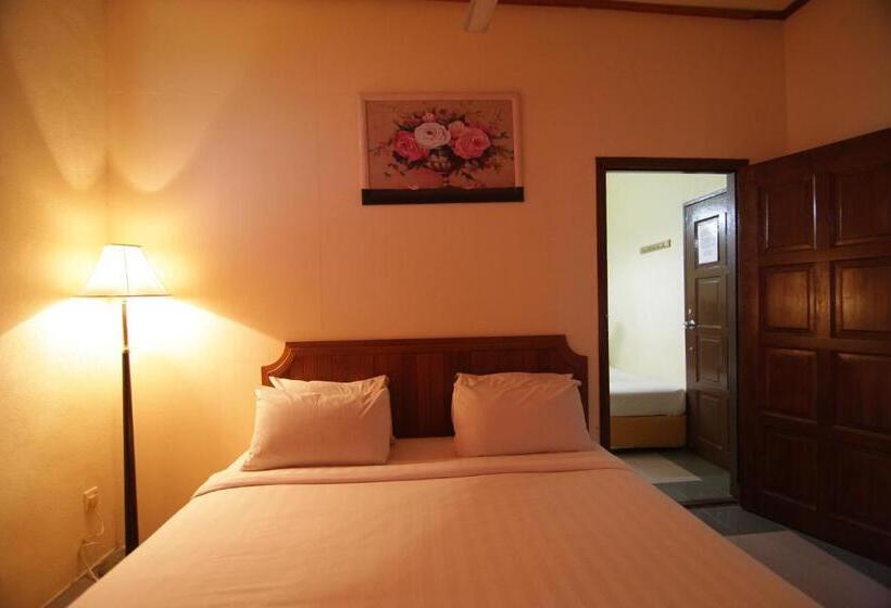 اتاق خانوادگی, Anggerik Lodging