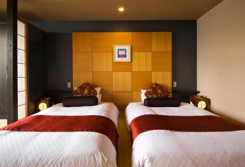 Номер Deluxe, Migiwatei Ochi Kochi