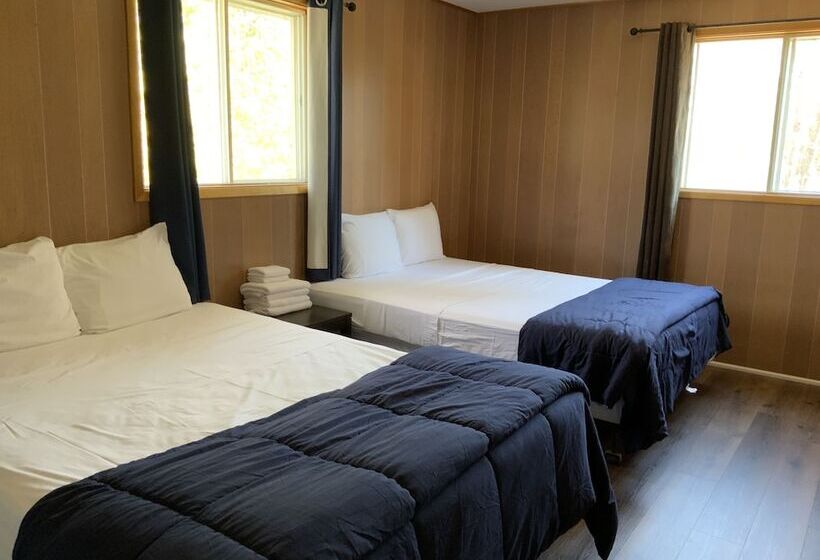 4间卧室的房子, Tally Ho Inn