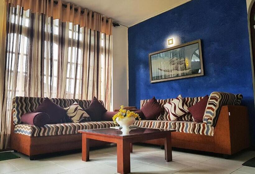 Семейный Номер, Nuwara Eliya Hills Rest