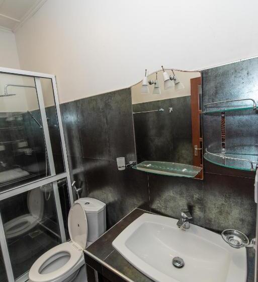Deluxe Triple Room, Avon Villa