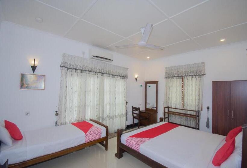 Deluxe Triple Room, Avon Villa