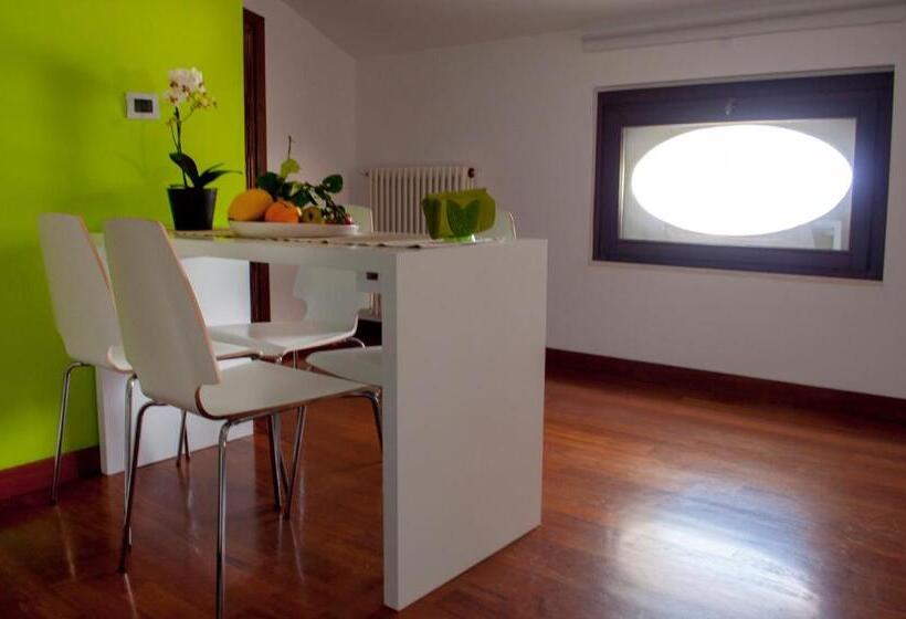 سوئیت پنت هاوس, Residence Zelzar