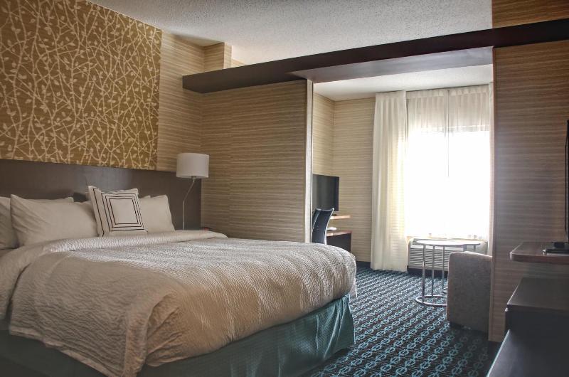 Люкс Кровать Кинг, Fairfield Inn & Suites By Marriott Reading Wyomissing