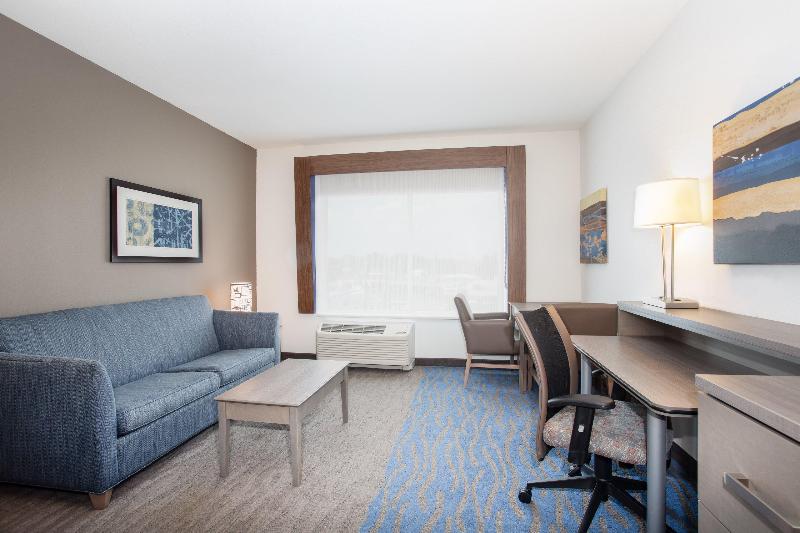 Люкс Кровать Кинг, Holiday Inn Express & Suites Great Bend, An Ihg