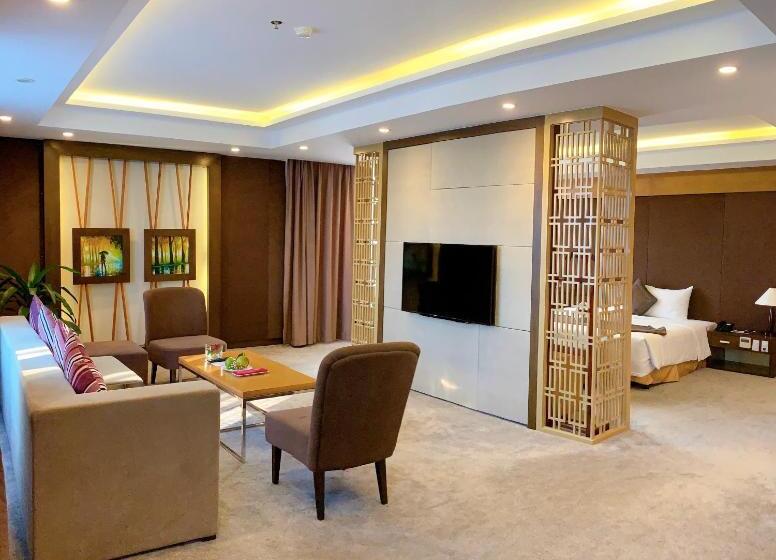 سوییت اجرایی, Muong Thanh Luxury Nhat Le
