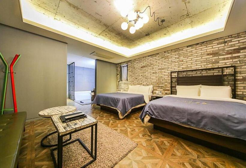 Family Suite, Myeongjak