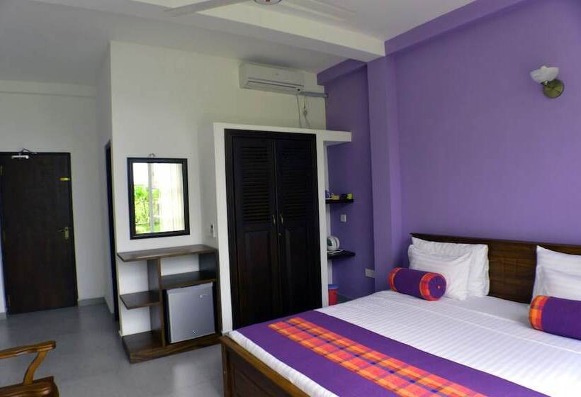 اتاق استاندارد, Villa Baywatch Rumassala