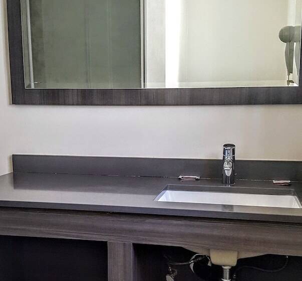 Номер Deluxe, Jewel City Inn